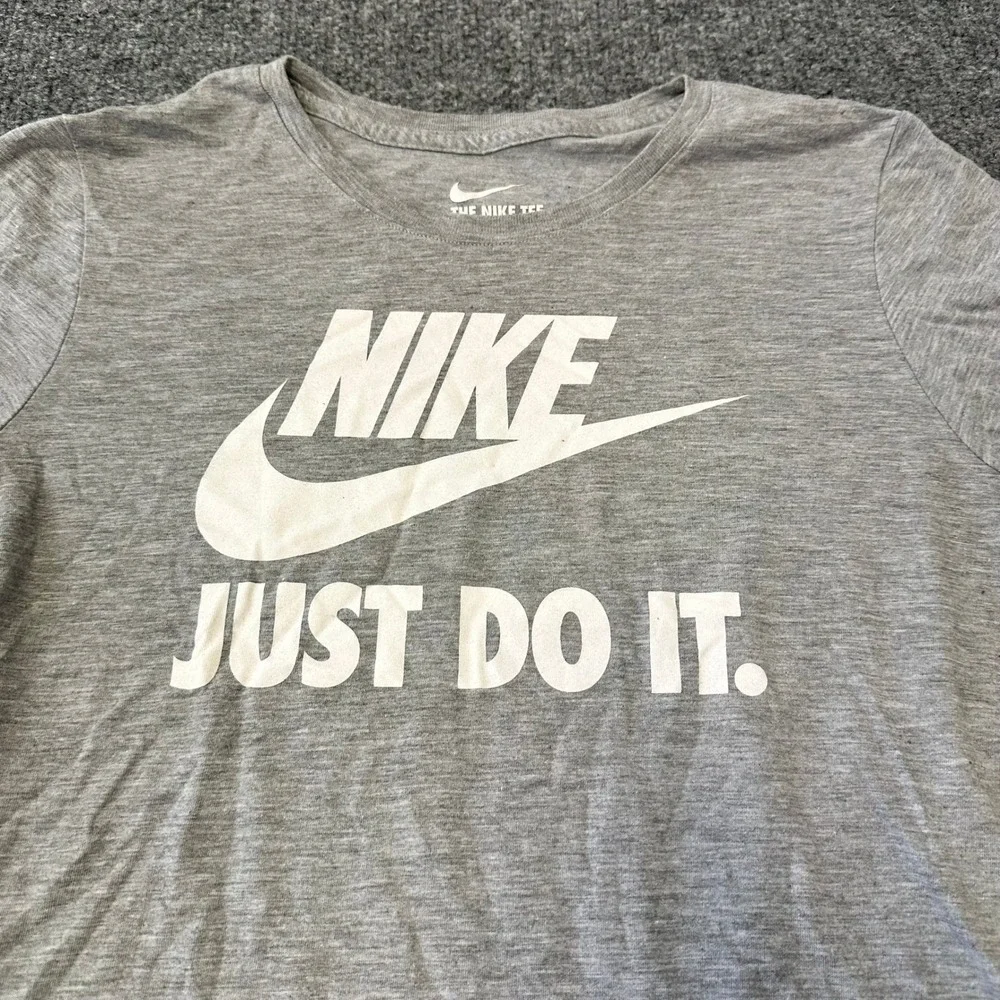Nike T-Shirt Womens Size S Gray Dri-Fit Viscose Blend Just Do It Athletic Tee